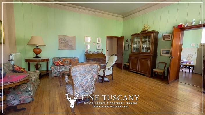 Image No.19-7 Bed House for sale