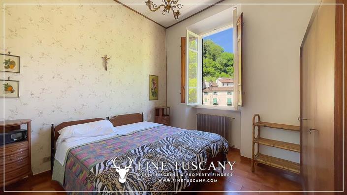 Image No.32-7 Bed House for sale