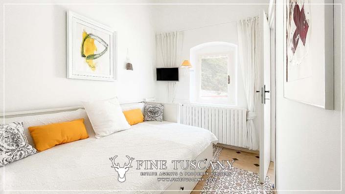 Image No.41-3 Bed Country House for sale