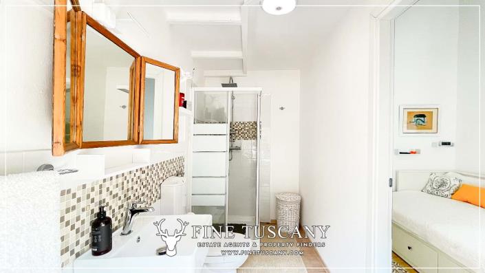 Image No.44-3 Bed Country House for sale