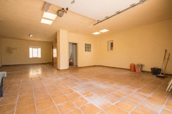 Image No.18-4 Bed Villa for sale