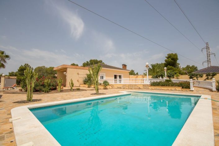 Image No.2-4 Bed Villa for sale