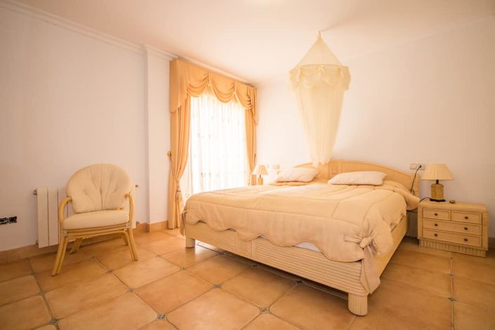 Image No.9-4 Bed Villa for sale