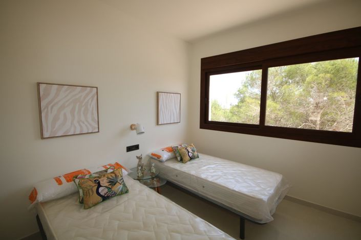 Image No.18-2 Bed Apartment for sale
