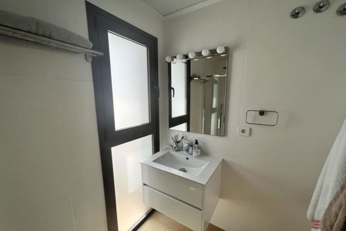 Image No.20-3 Bed Villa for sale