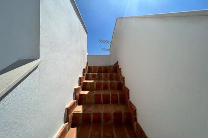 Image No.36-3 Bed Villa for sale