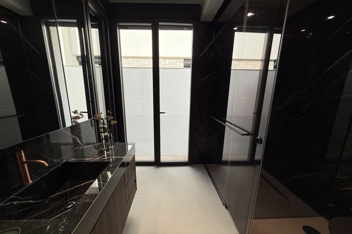 Image No.16-3 Bed Villa for sale