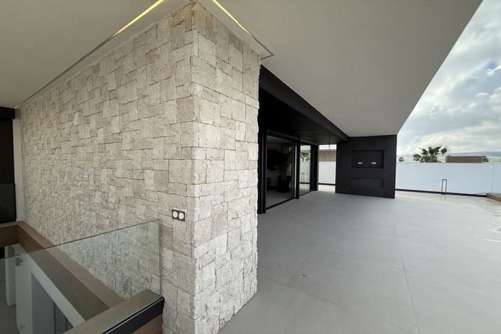 Image No.8-3 Bed Villa for sale