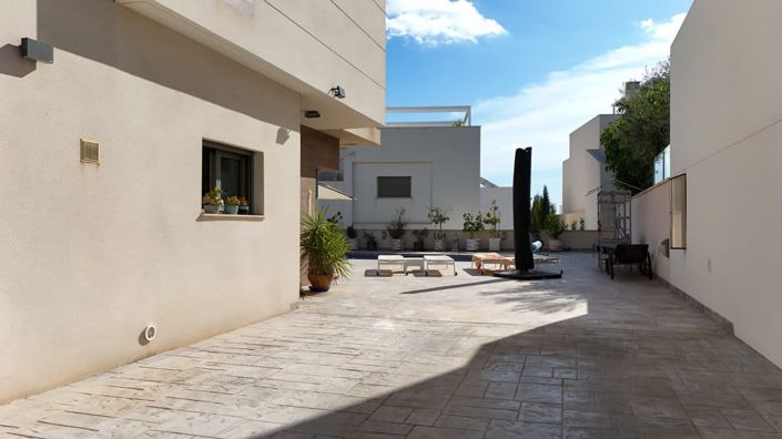 Image No.11-3 Bed Villa for sale