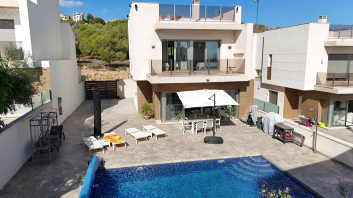 Image No.3-3 Bed Villa for sale