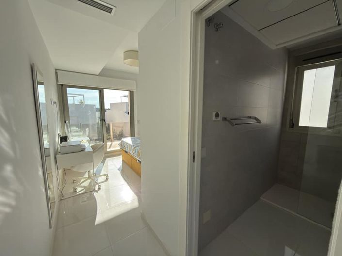 Image No.24-3 Bed Villa for sale