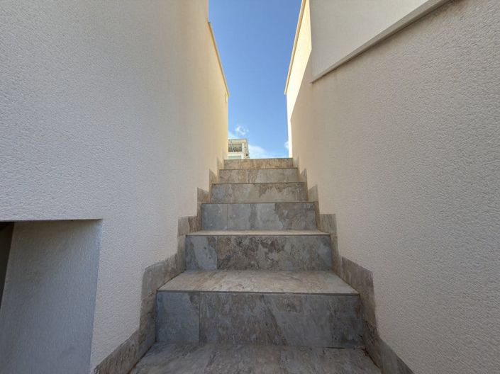 Image No.39-3 Bed Villa for sale