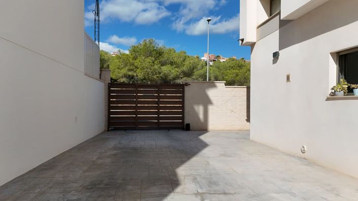 Image No.9-3 Bed Villa for sale