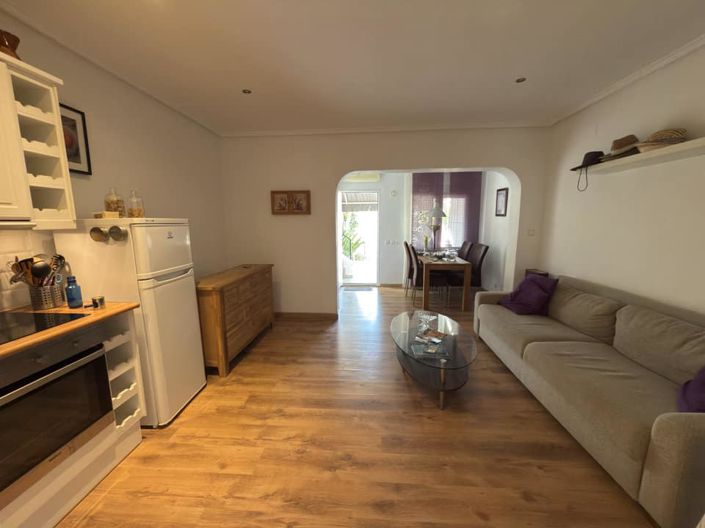 Image No.12-1 Bed Townhouse for sale