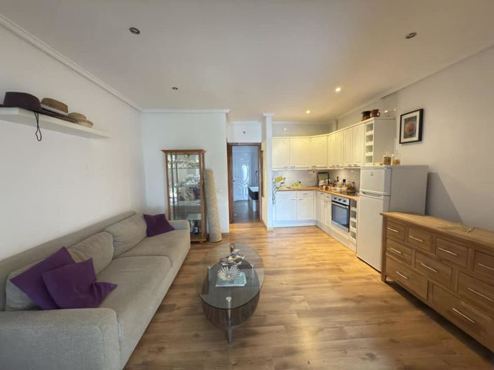 Image No.13-1 Bed Townhouse for sale