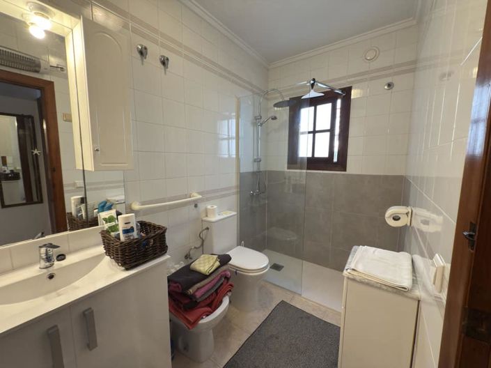 Image No.16-1 Bed Townhouse for sale