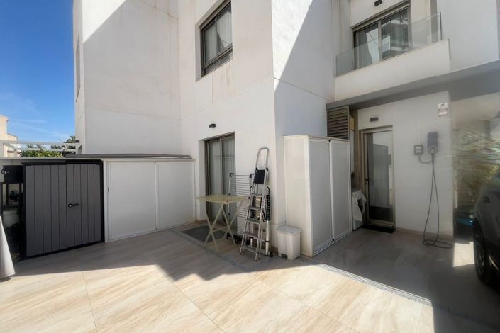 Image No.5-4 Bed Villa for sale