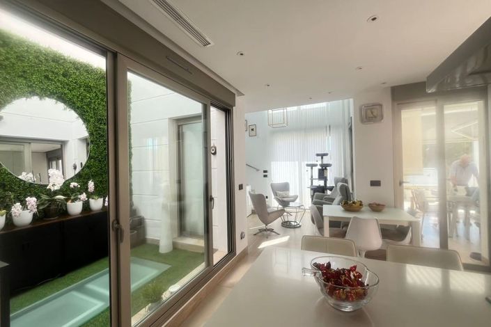 Image No.8-4 Bed Villa for sale