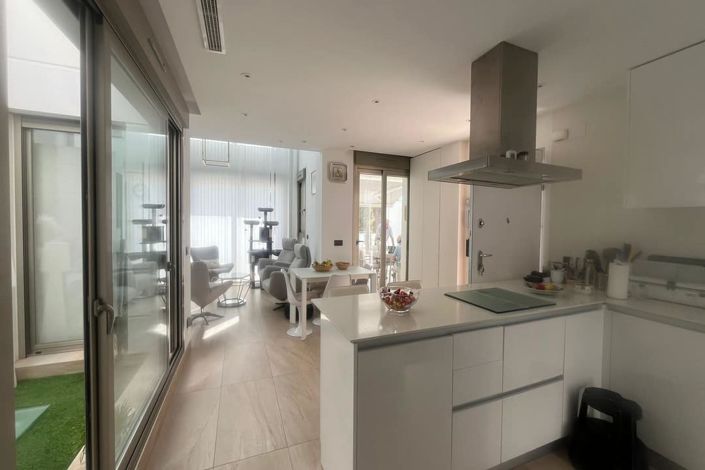 Image No.9-4 Bed Villa for sale