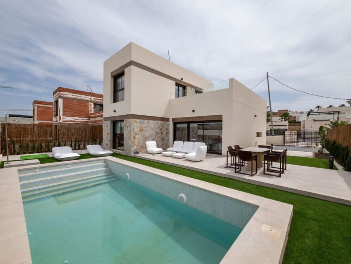 Image No.1-3 Bed Villa for sale