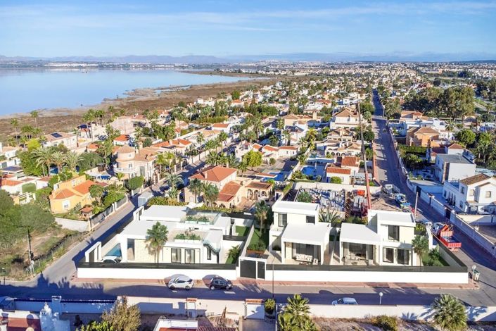 Image No.4-Villa de 2 chambres à vendre à Torrevieja