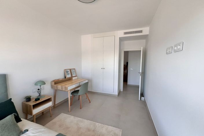 Image No.12-3 Bed Apartment for sale