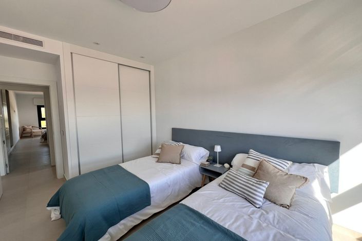 Image No.15-3 Bed Apartment for sale