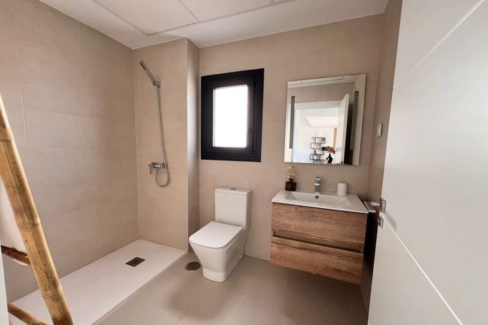 Image No.16-3 Bed Apartment for sale