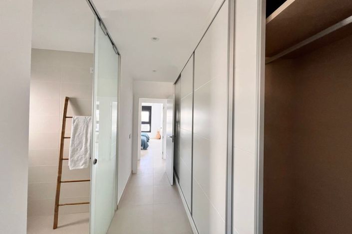 Image No.18-3 Bed Apartment for sale