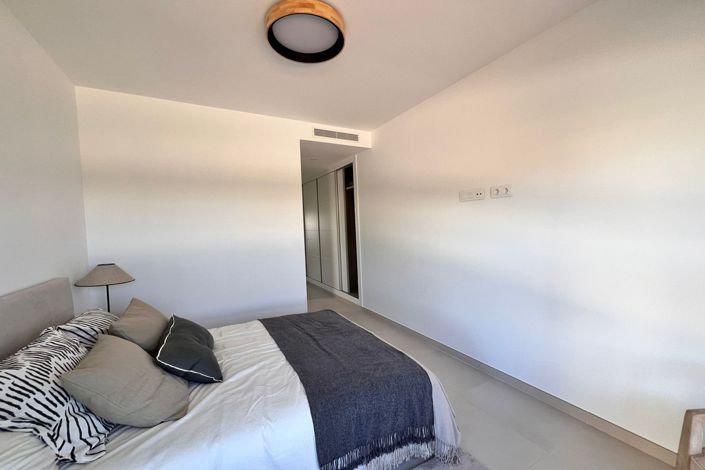 Image No.23-3 Bed Apartment for sale