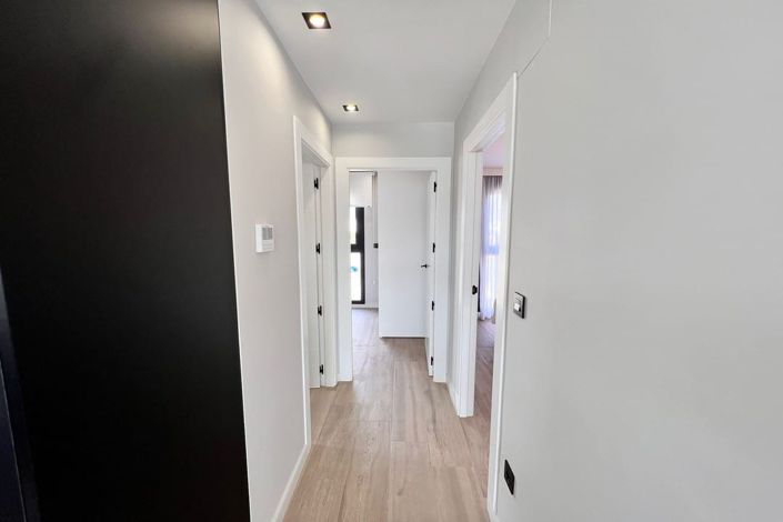 Image No.12-3 Bed Apartment for sale