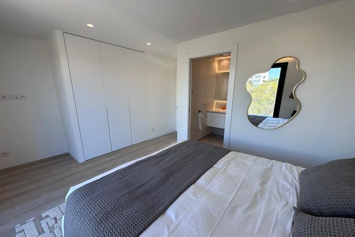 Image No.19-3 Bed Apartment for sale