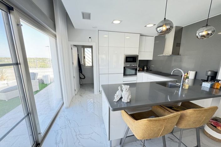 Image No.10-3 Bed Villa for sale