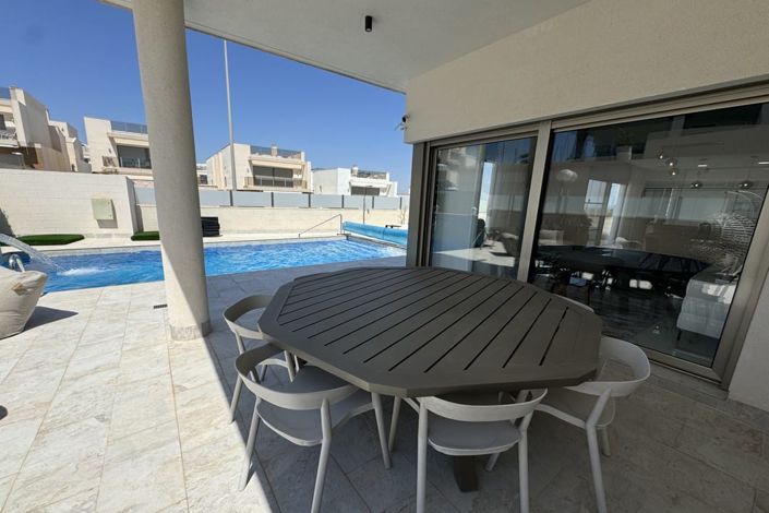 Image No.5-3 Bed Villa for sale