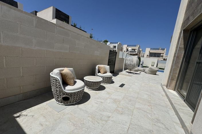 Image No.6-3 Bed Villa for sale