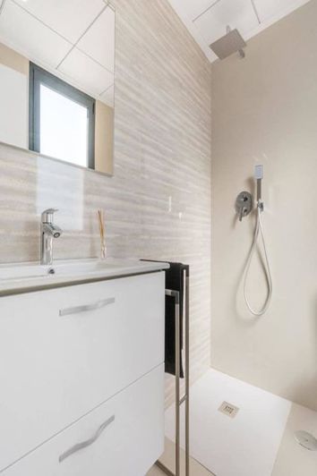 Image No.8-3 Bed Townhouse for sale