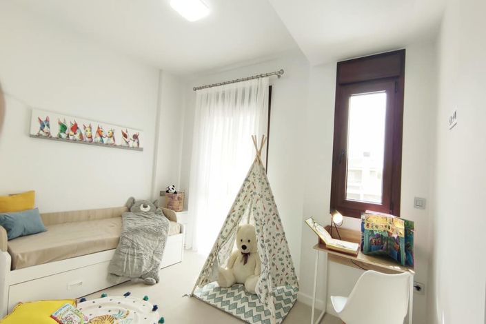 Image No.18-3 Bed Townhouse for sale