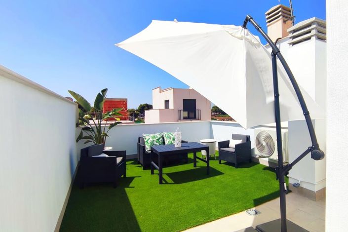 Image No.29-3 Bed Townhouse for sale