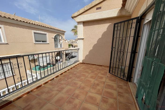 Image No.19-3 Bed Townhouse for sale