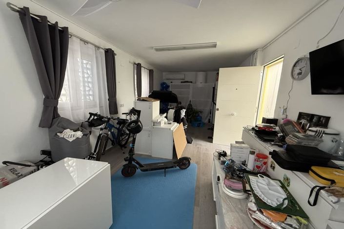 Image No.11-4 Bed Townhouse for sale