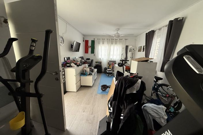 Image No.12-4 Bed Townhouse for sale