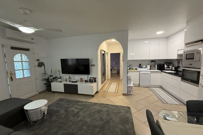 Image No.14-4 Bed Townhouse for sale