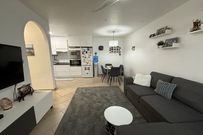 Image No.15-4 Bed Townhouse for sale