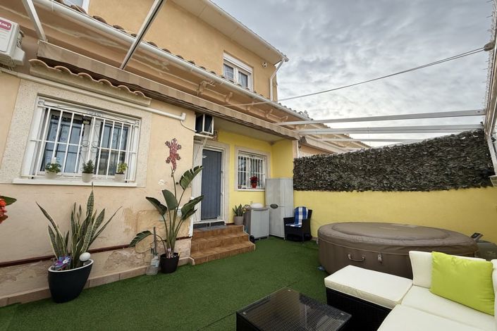 Image No.2-4 Bed Townhouse for sale