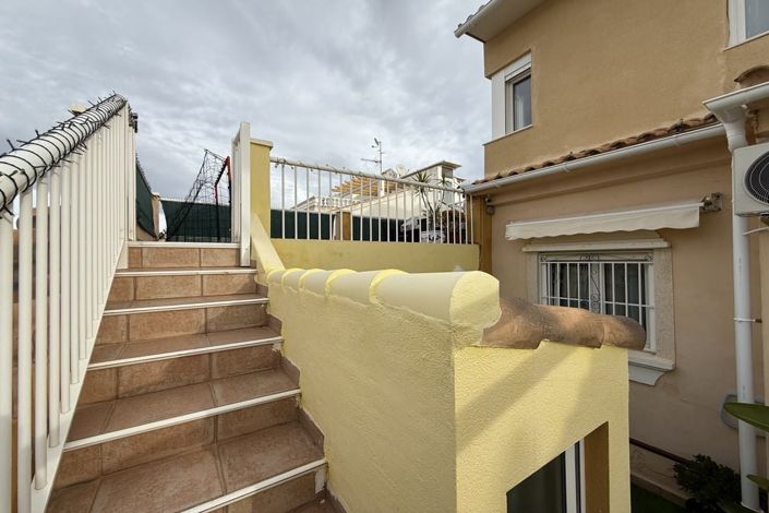 Image No.28-4 Bed Townhouse for sale