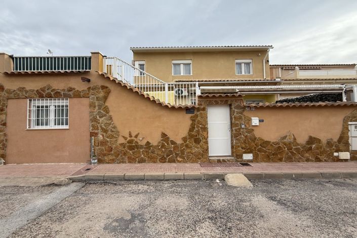 Image No.3-4 Bed Townhouse for sale