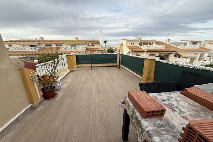 Image No.30-4 Bed Townhouse for sale