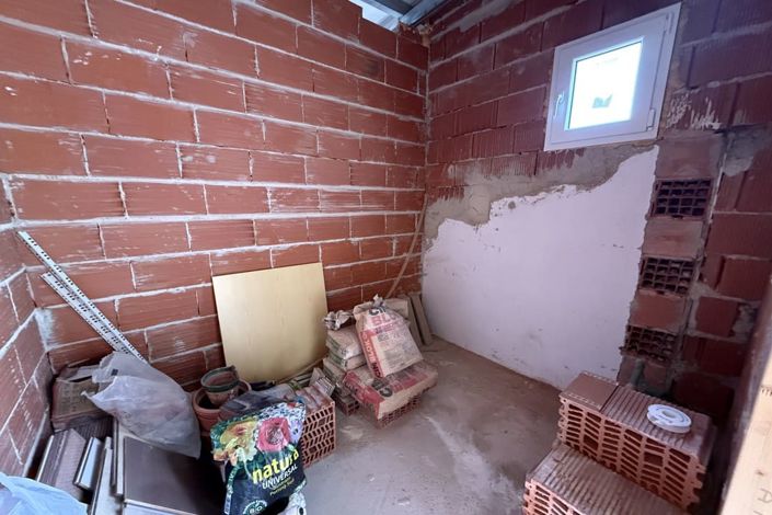 Image No.35-4 Bed Townhouse for sale