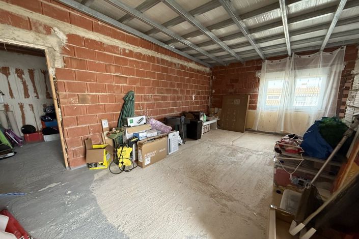 Image No.36-4 Bed Townhouse for sale