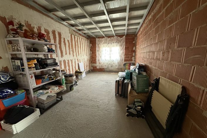 Image No.38-4 Bed Townhouse for sale